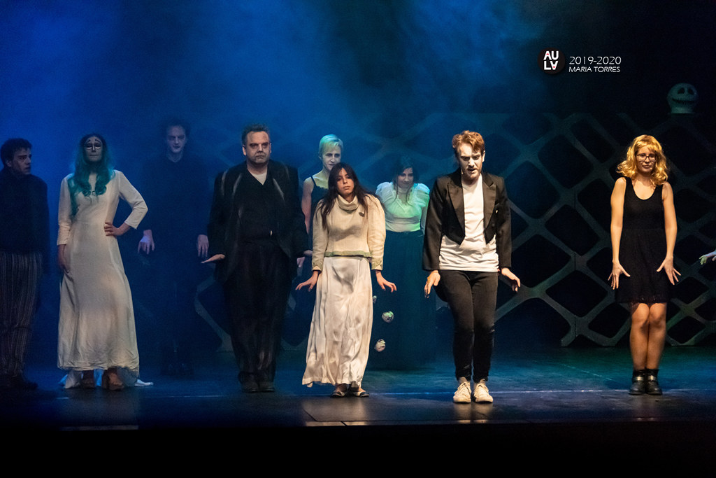 Exploration de l&rsquo;œuvre de Tim Burton et son impact cinématographique