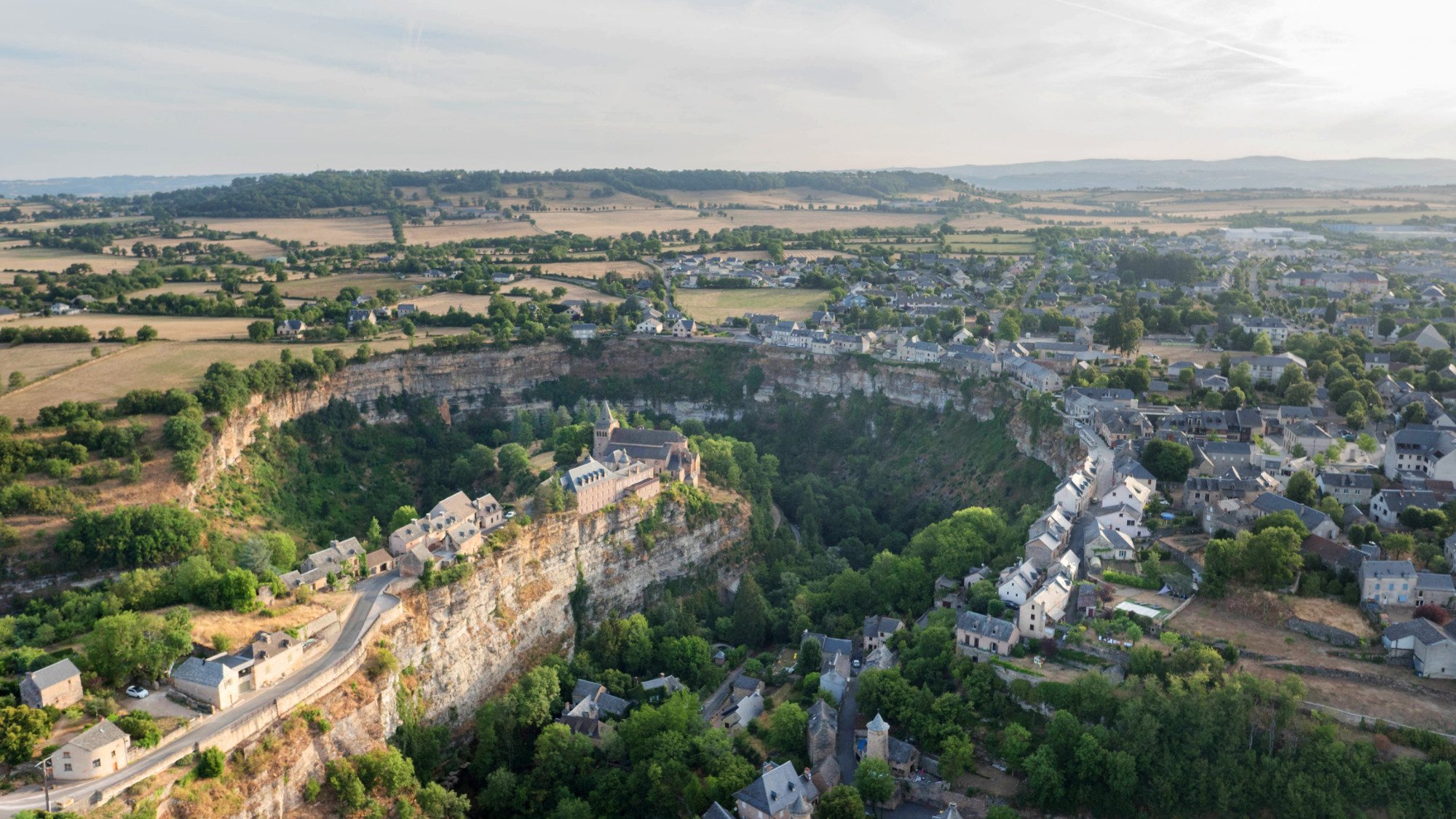 À la découverte de Bozouls : un village aux paysages spectaculaires