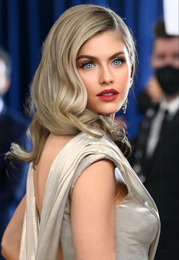 Alexandra Daddario : L'ascension d'une étoile à Hollywood