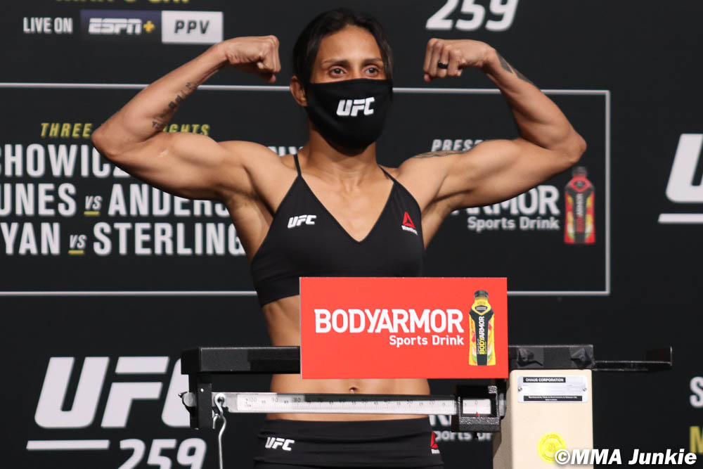 Amanda Lemos : Une lutteur qui fait sensation dans le MMA