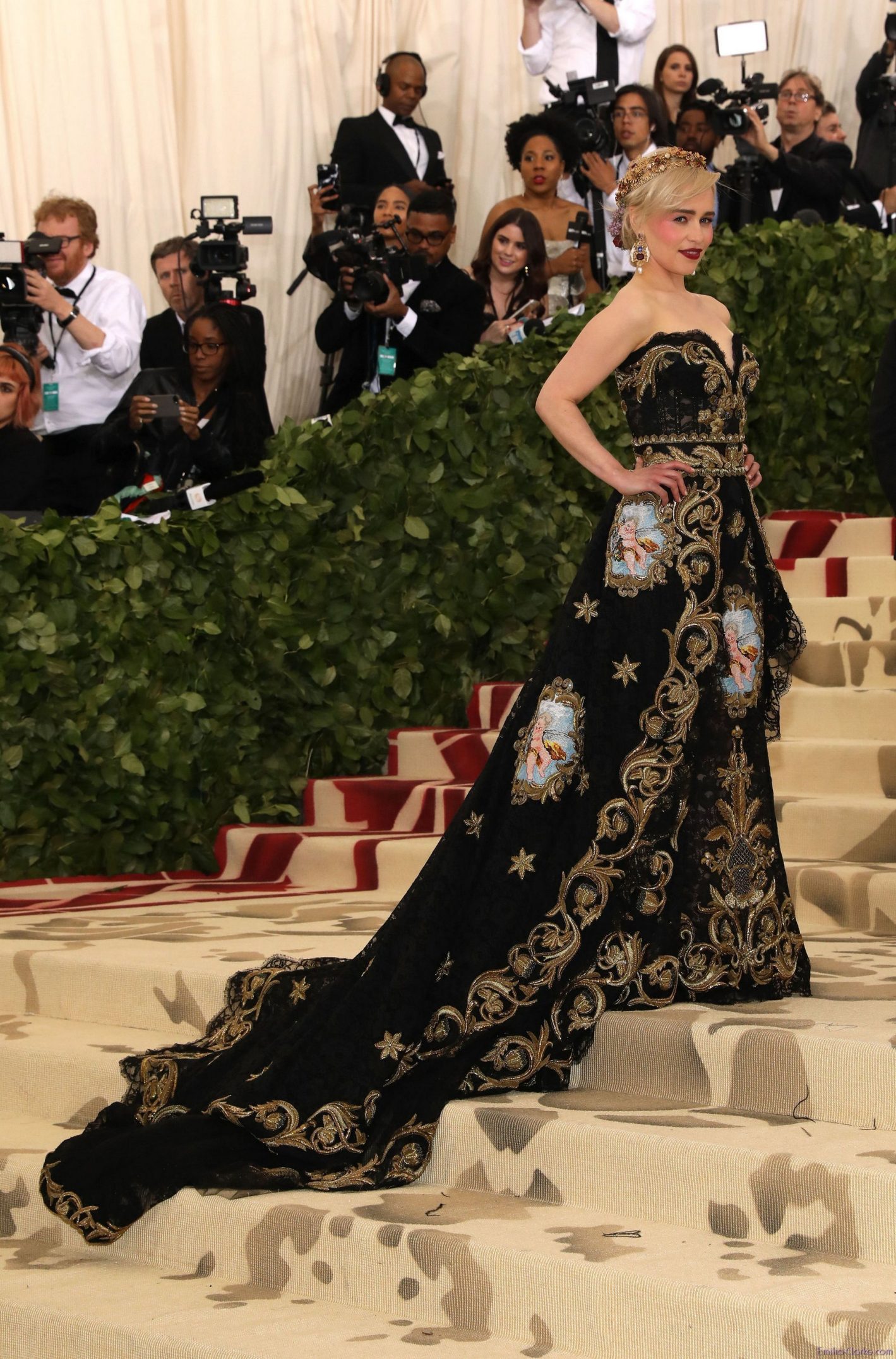 Emilia Clarke : Une carrière marquante et des engagements humanitaires