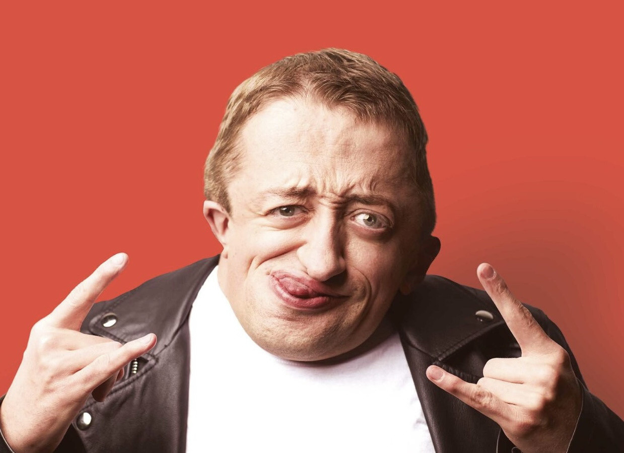 Guillaume Bats : un humoriste qui fait rire la France