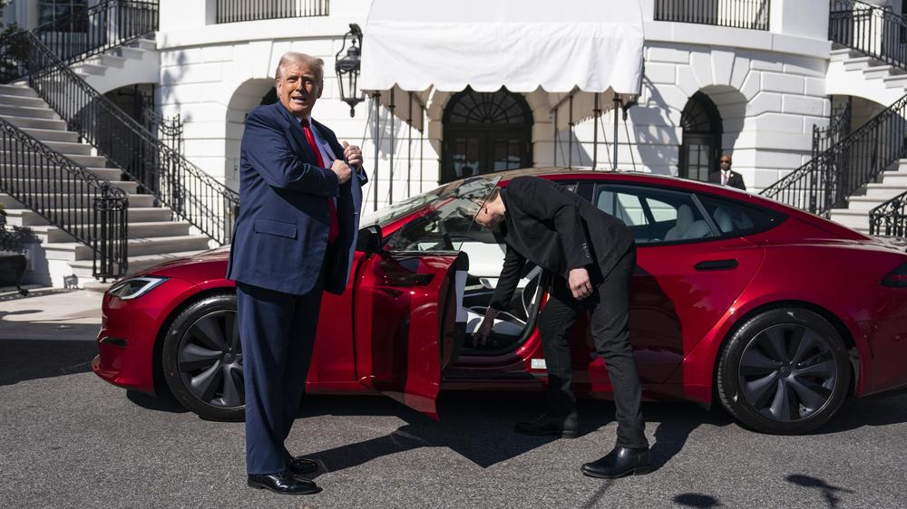 Elon Musk et Tesla : Révolution dans l'industrie automobile