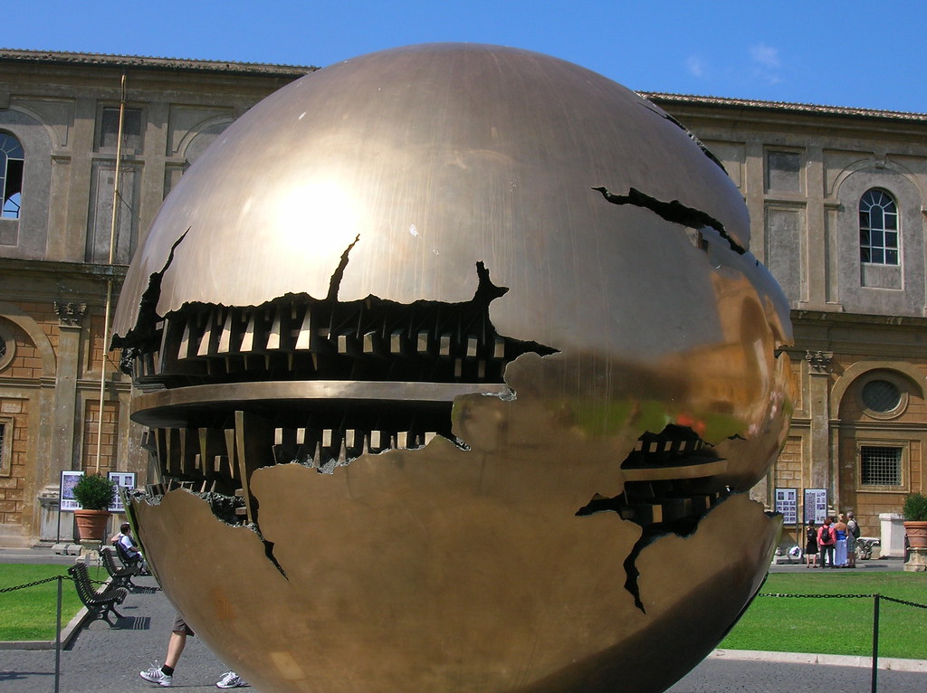 Le Vatican : Un État Unique au Coeur de la Religion Catholique