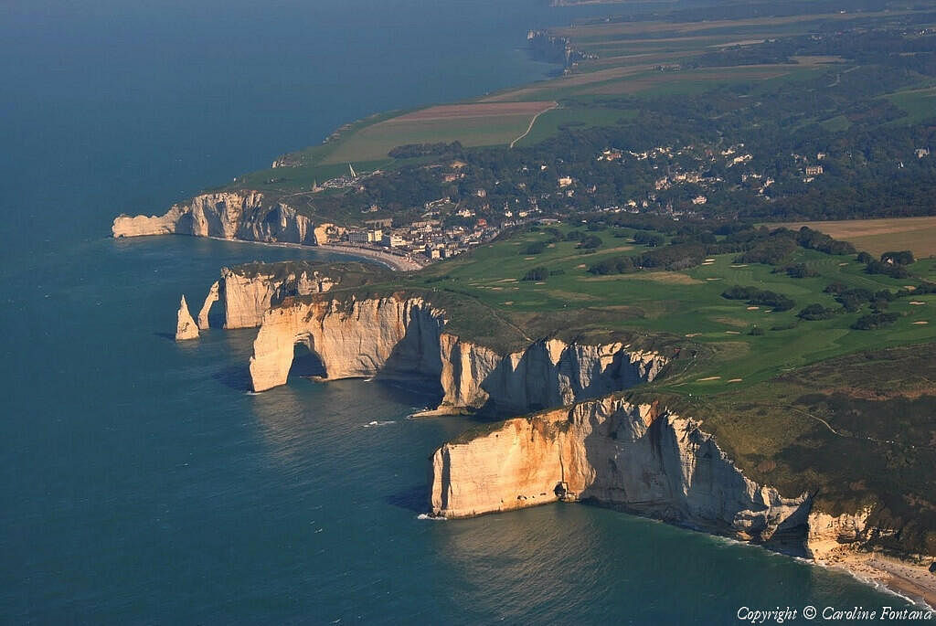 Explorez les merveilles d'Étretat en Normandie