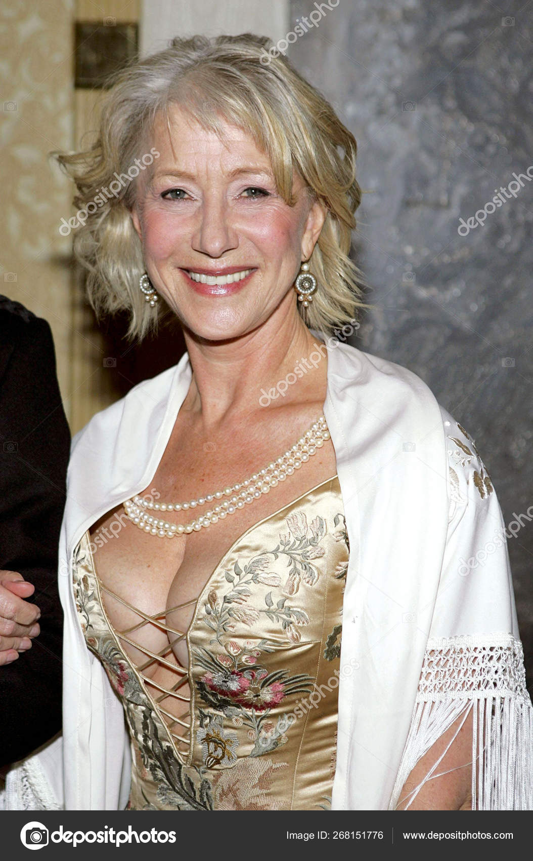 Helen Mirren : Une Légende du Cinéma et du Théâtre