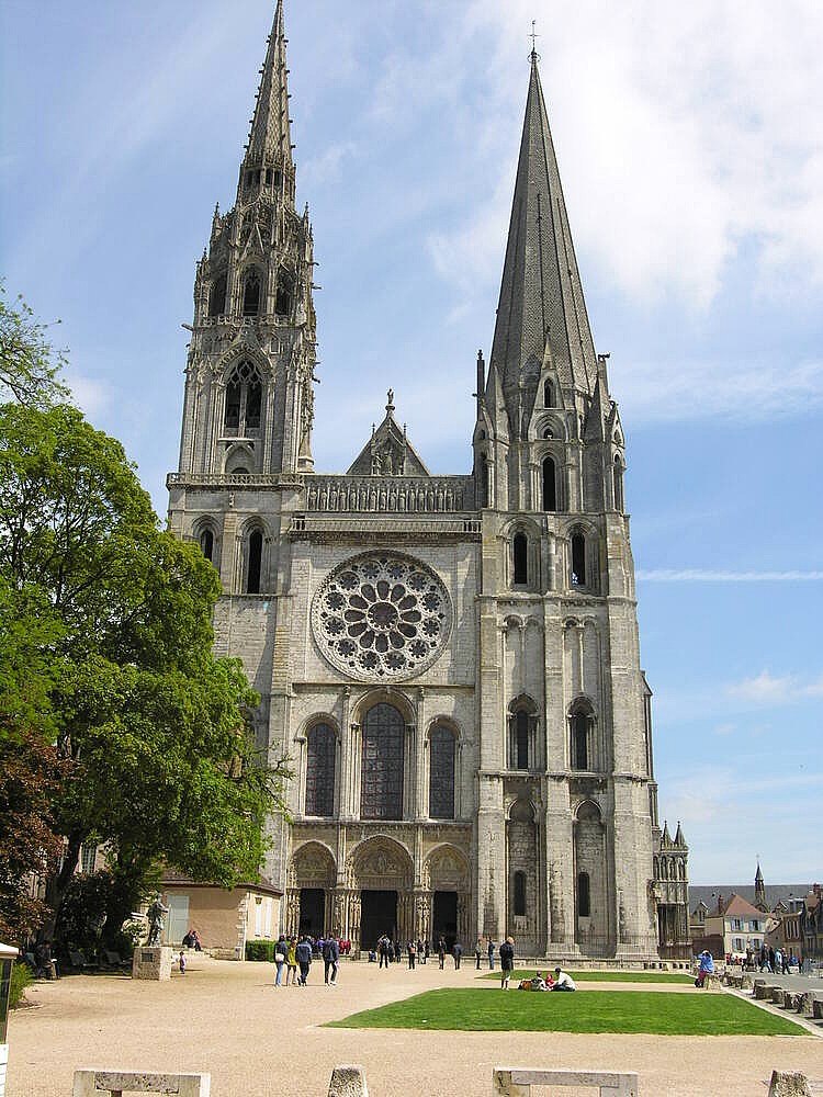 Le Pèlerinage de Chartres : Une Tradition Religieuse Ancrée