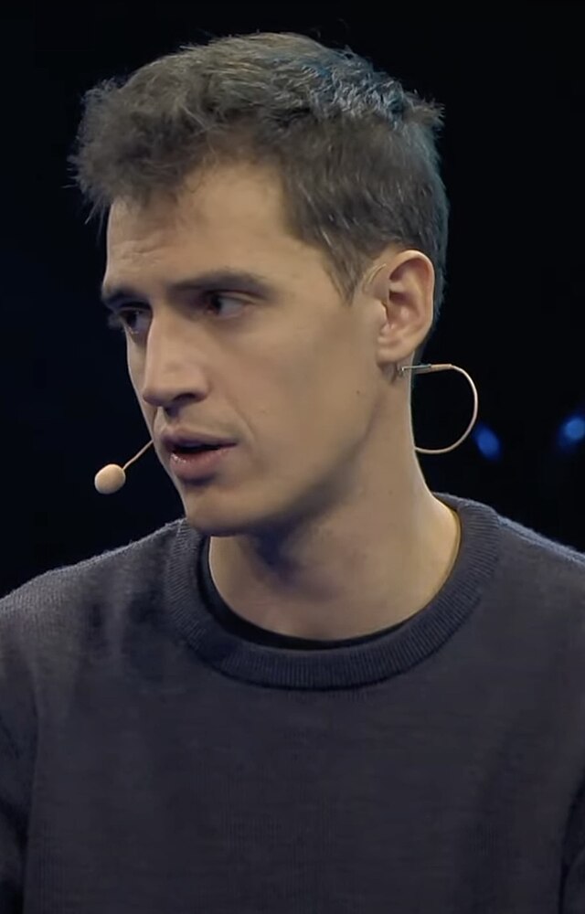 Arthur Mensch : Le parcours d'un jeune influenceur