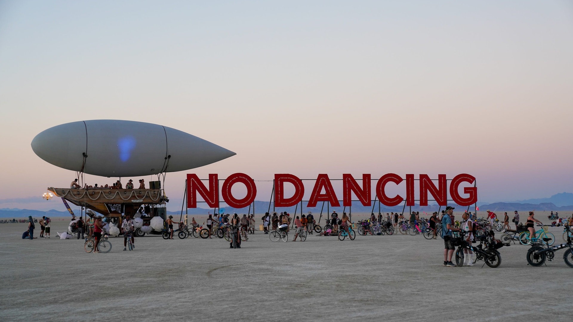 Burning Man : Une Exploration du Festival Étonnant