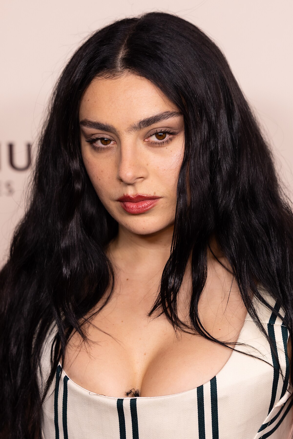 Charli XCX : La révolution de la pop moderne