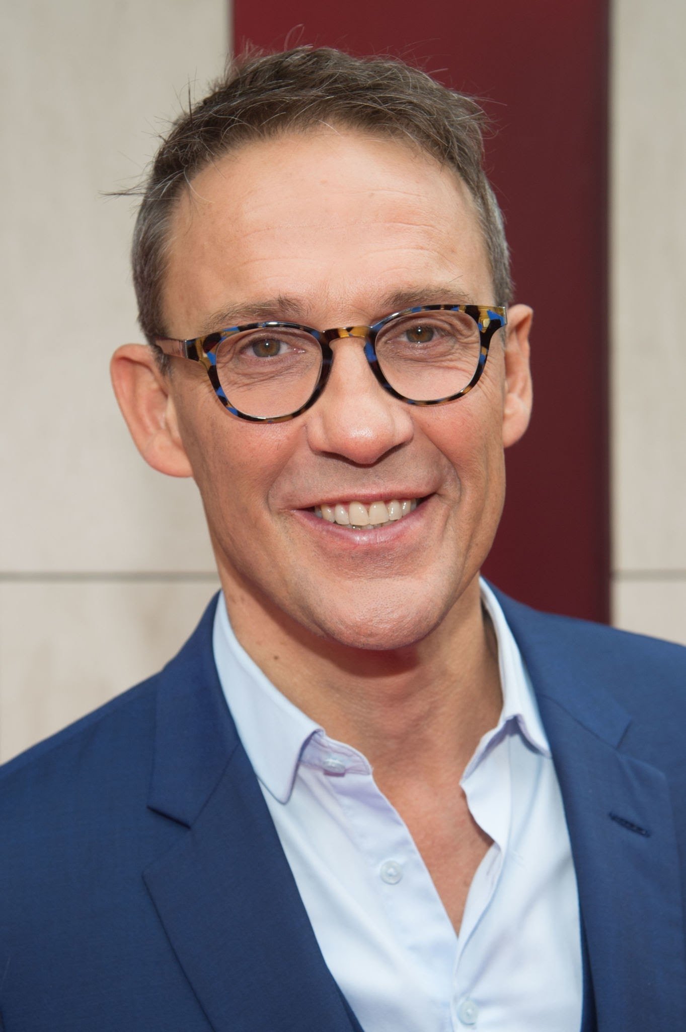 Julien Courbet : Une figure emblématique de la télévision française