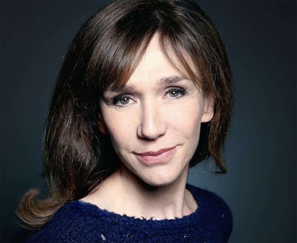 À la découverte de Virginie Lemoine, actrice et humoriste