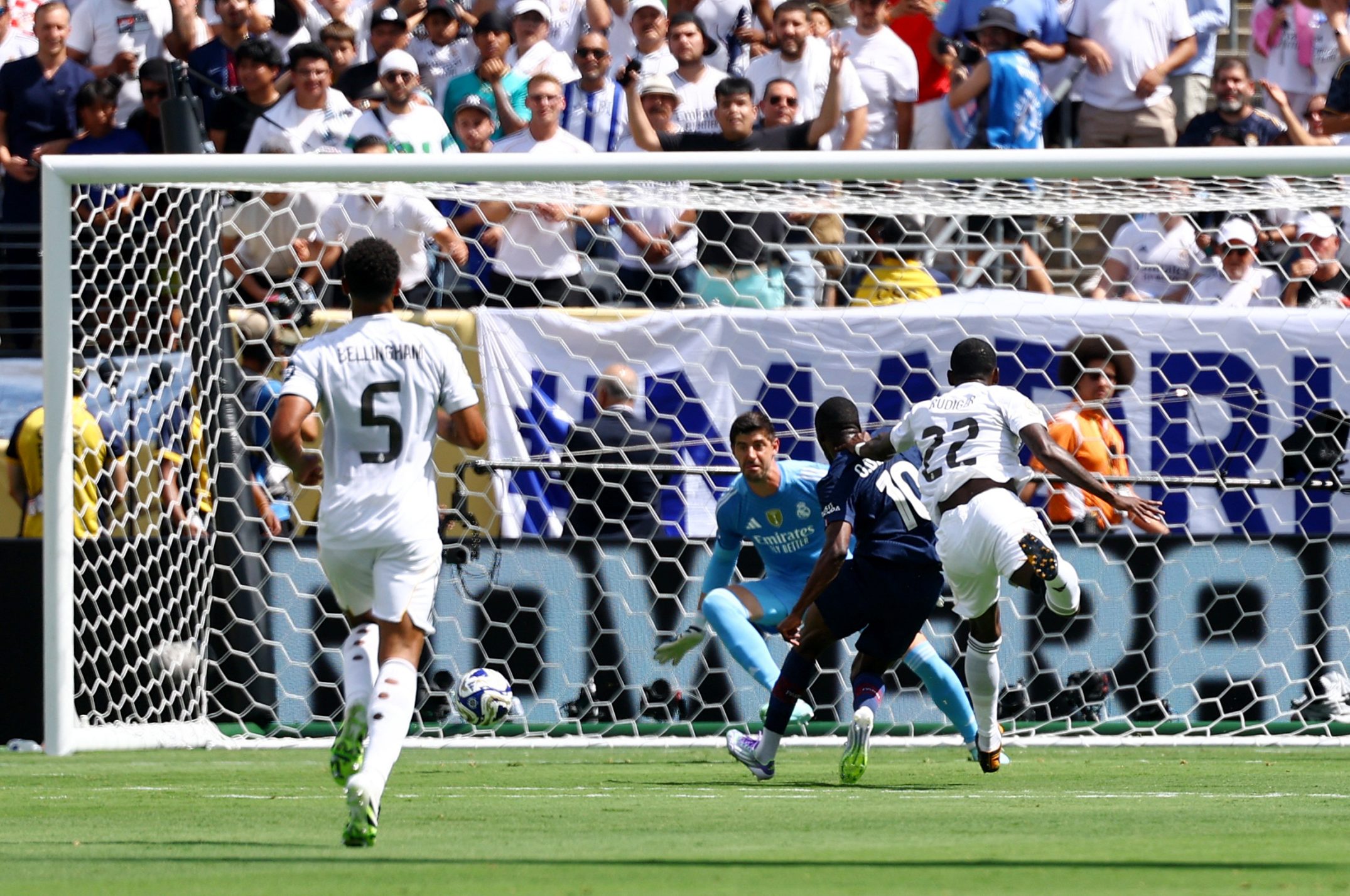 مراجعة مباراة بي اس جي ضد الريال: الصراع على الصدارة