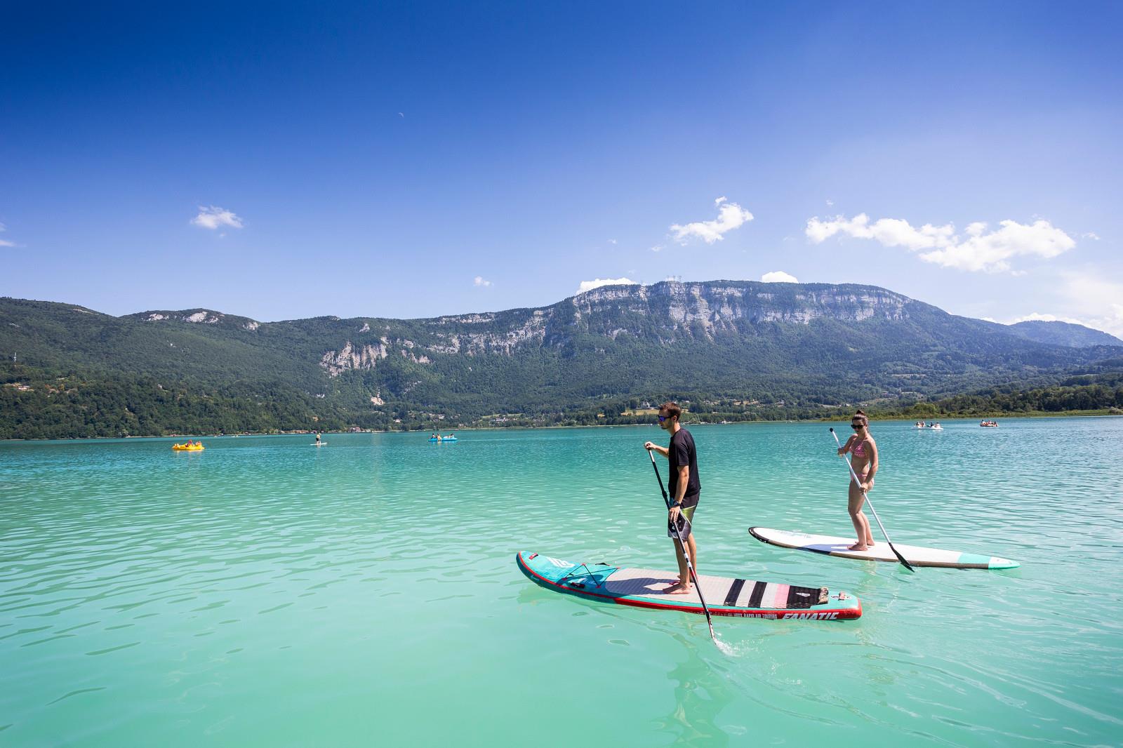 Le Lac d'Aiguebelette : Un Joyau Écologique en Savoie