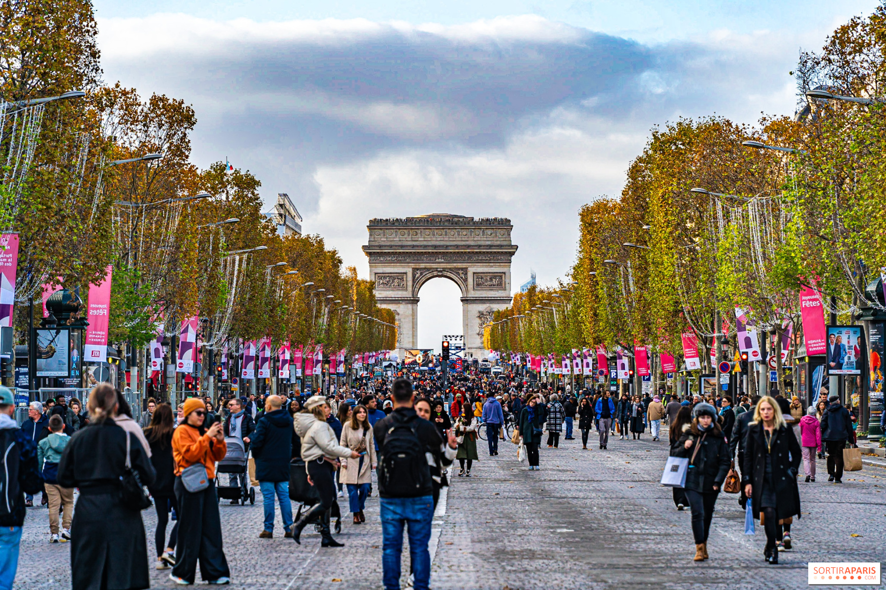 Les Champs-Élysées : Symbole de Paris et de la Culture Française