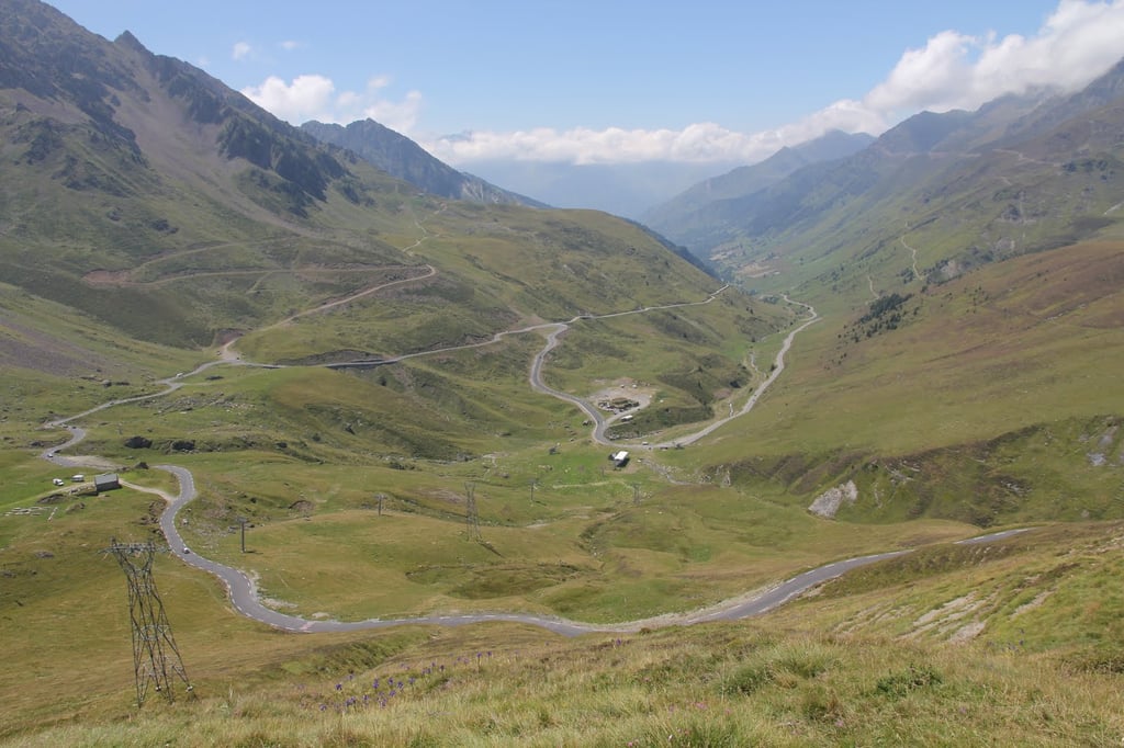 Le Col du Tourmalet : Emblème des Pyrénées et du cyclisme