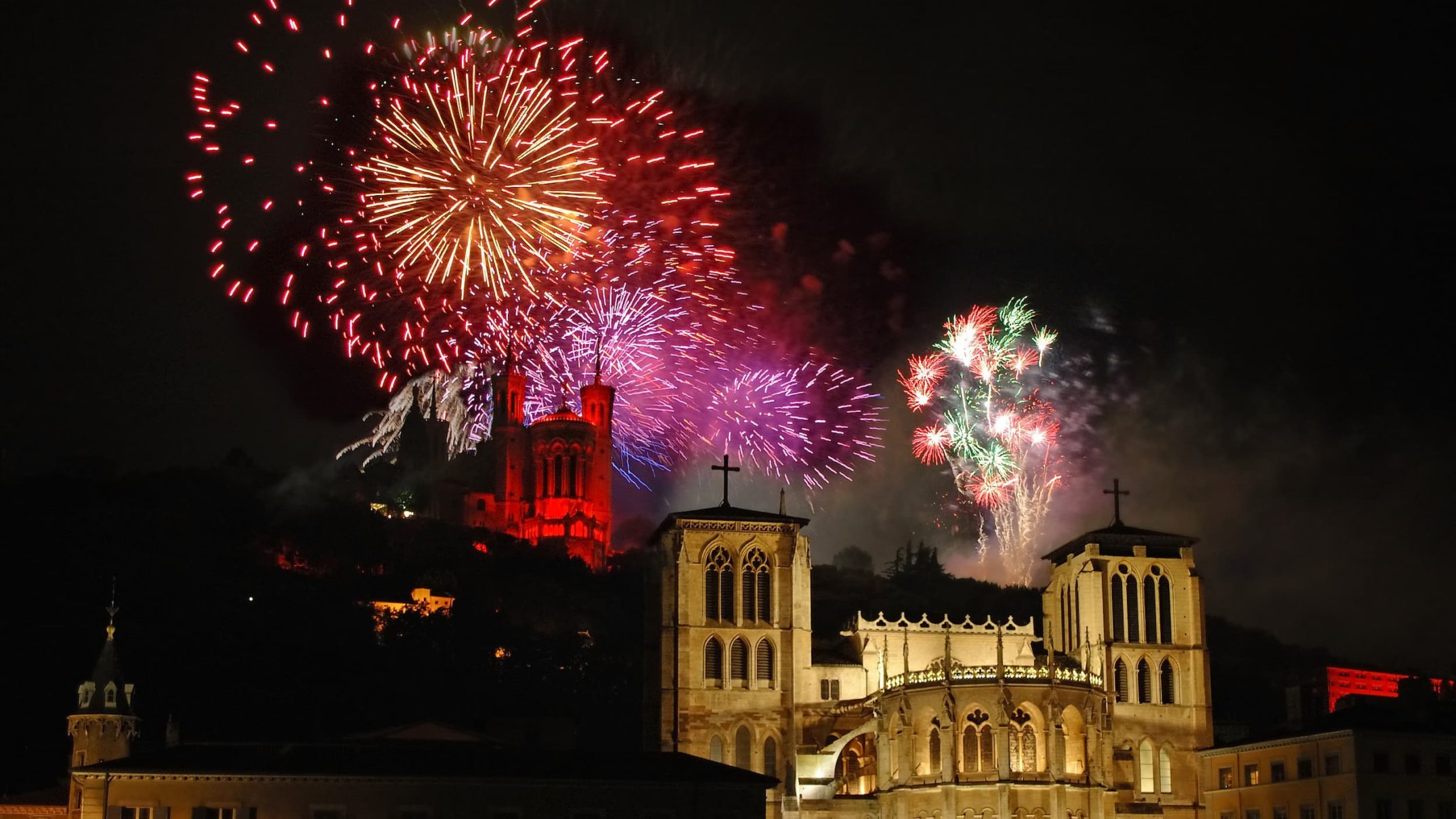 Les feux d'artifice à Lyon : Une tradition festive et spectaculaire