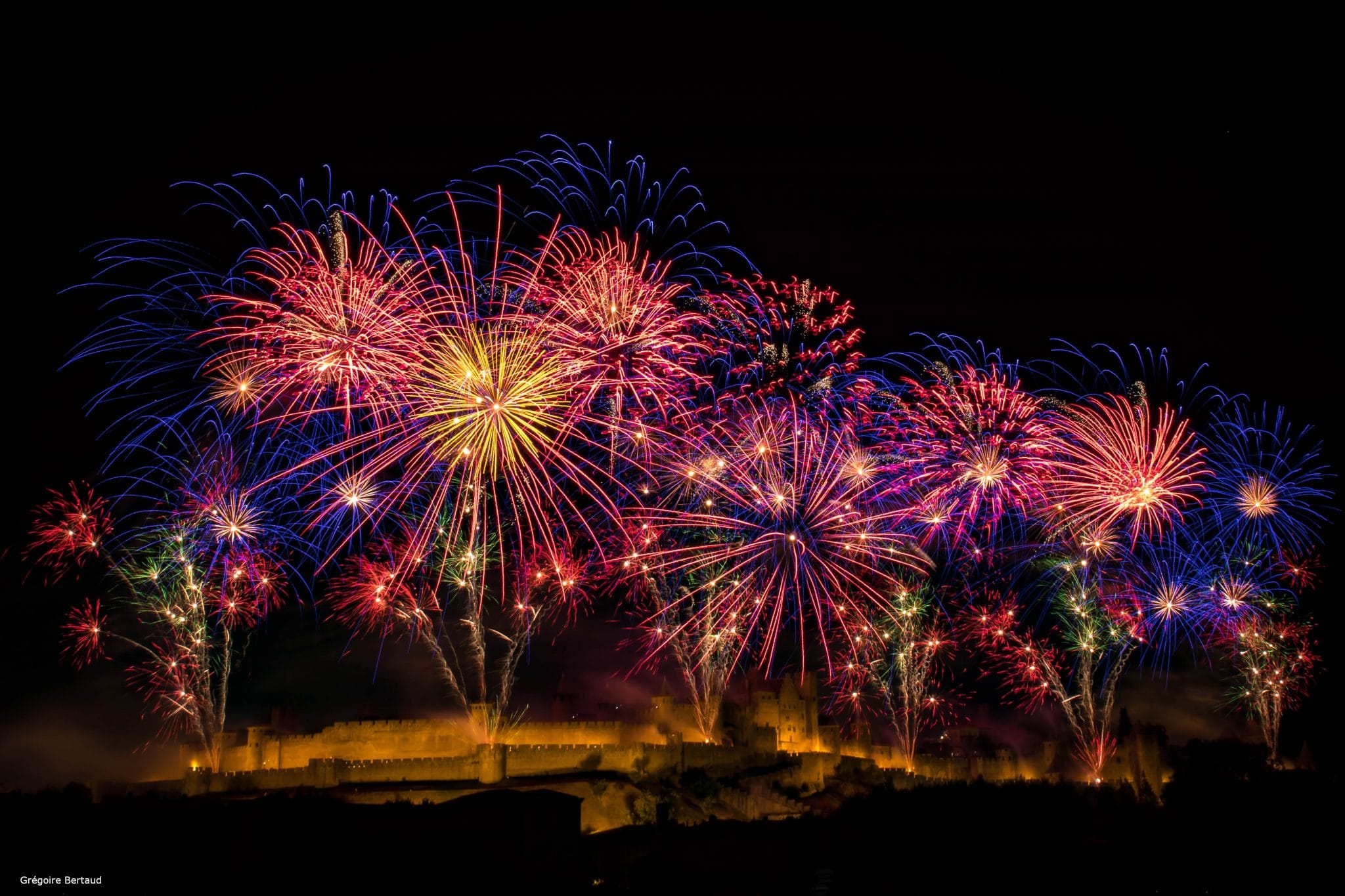 Les feux d'artifice de Carcassonne en 2025 : Un spectacle à ne pas manquer