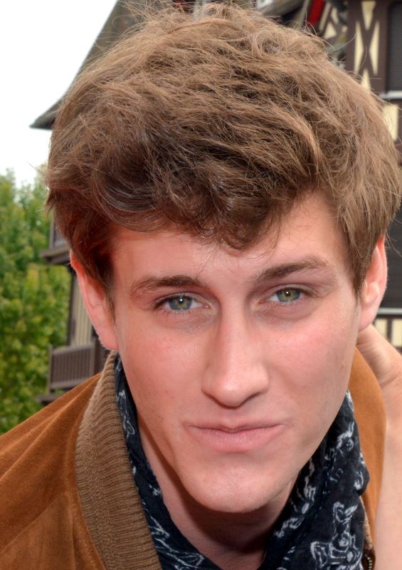 Jean-Baptiste Maunier : L'étoile montante de la musique et du cinéma