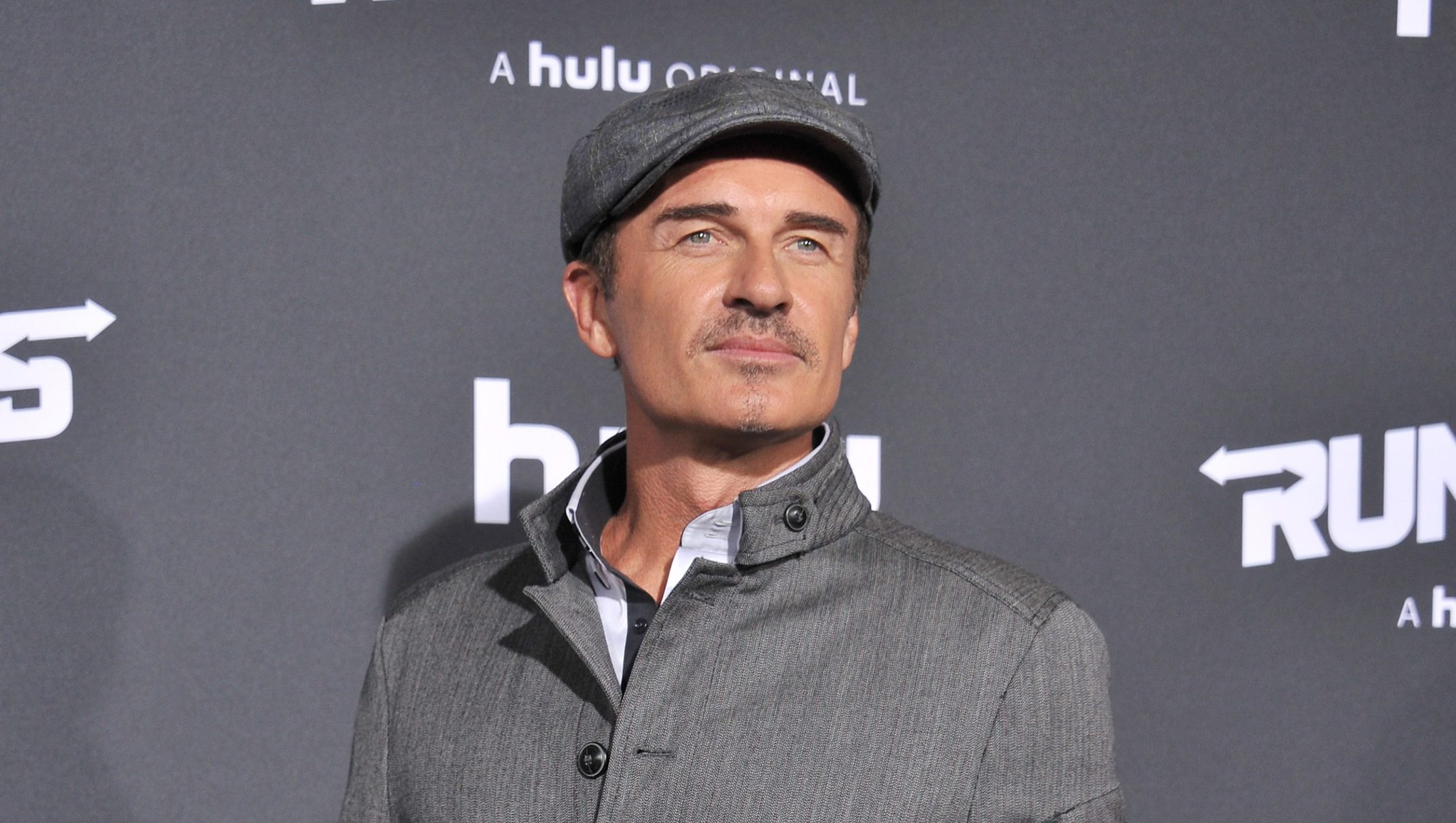 Le combat de Julian McMahon contre le cancer : Un aperçu