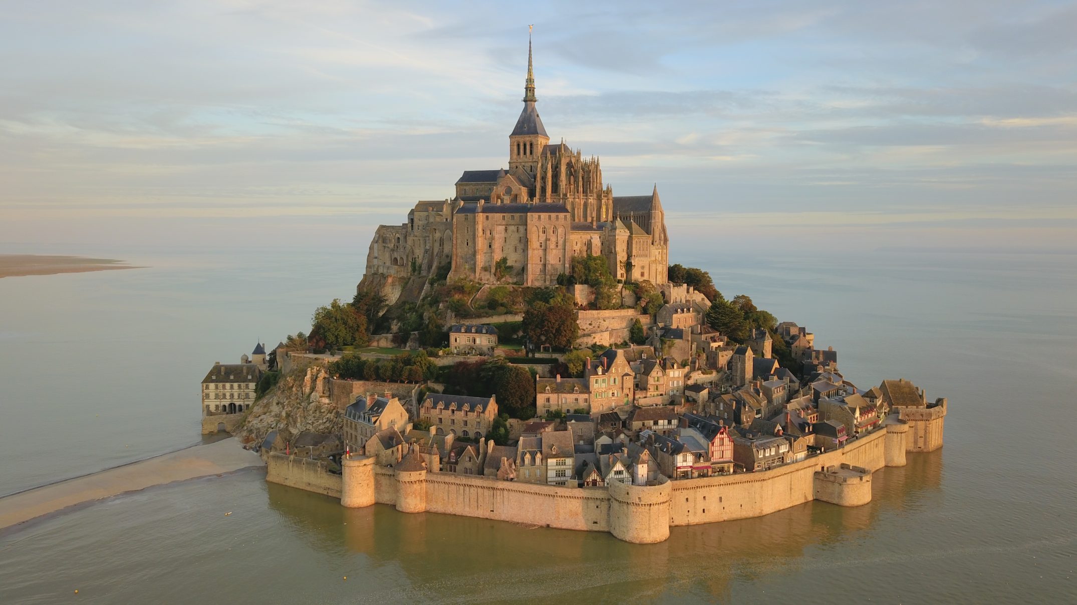 Explorez Mont Saint Michel : un trésor de l'architecture française