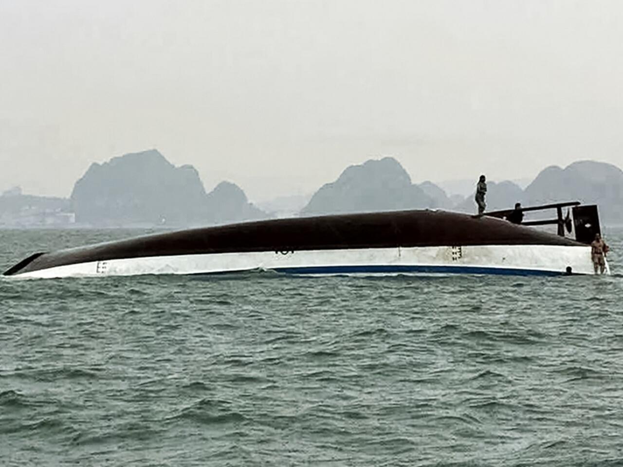 Tragique Naufrage dans la Baie d'Halong, Vietnam