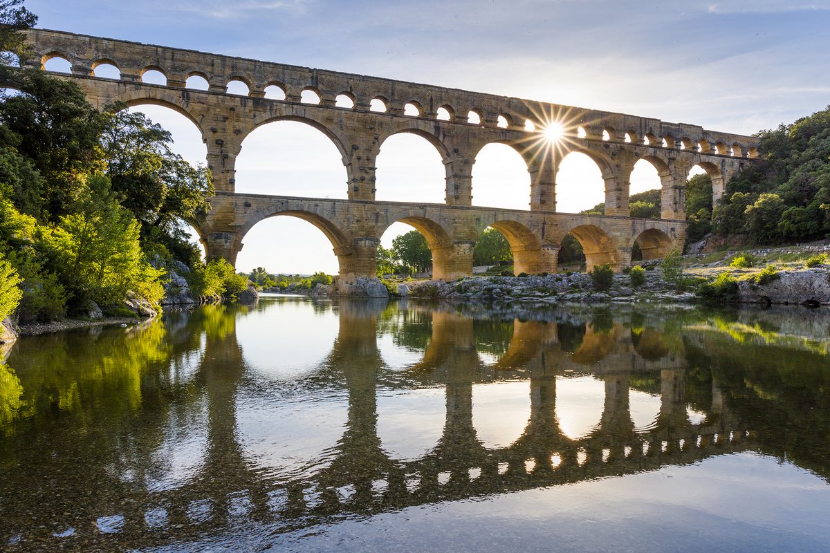 Découvrez le Pont du Gard, un Joyau de l'Architecture Romaine