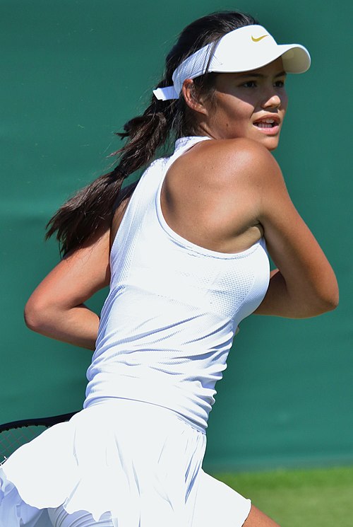 Emma Raducanu : L'Étoile Montante du Tennis International