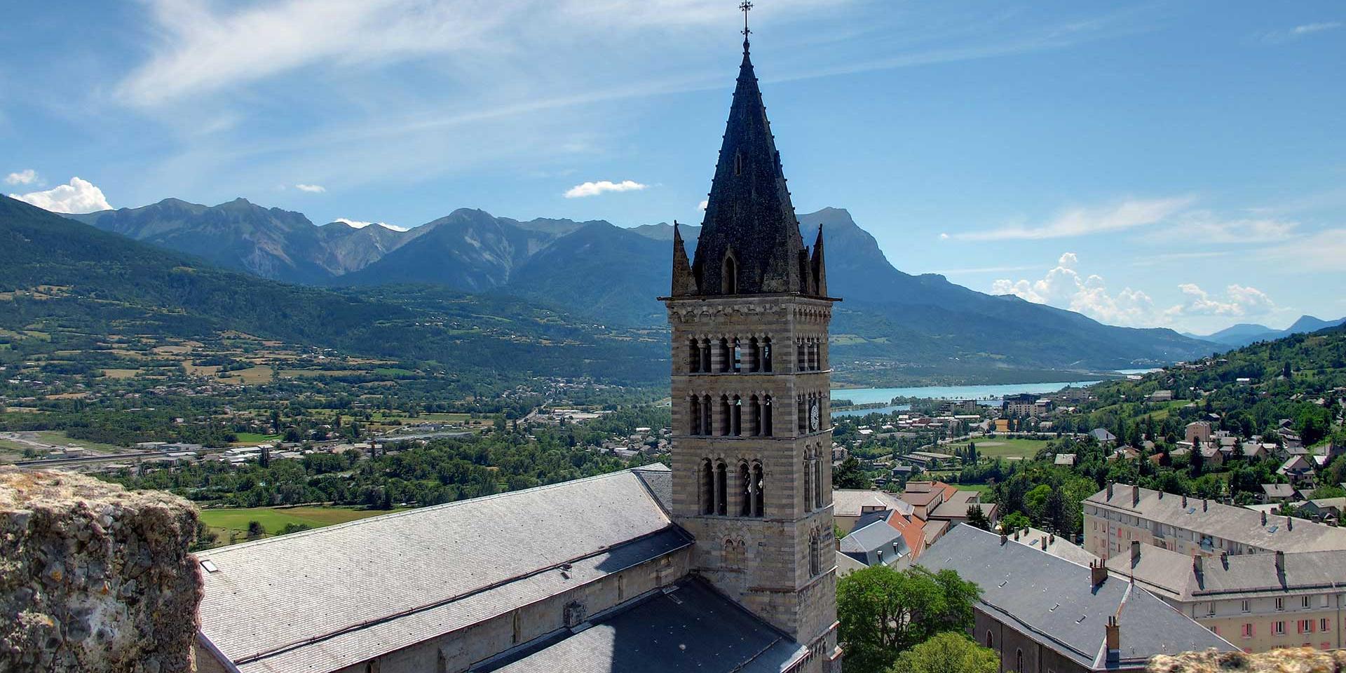 Embrun : Une Perle des Alpes Françaises