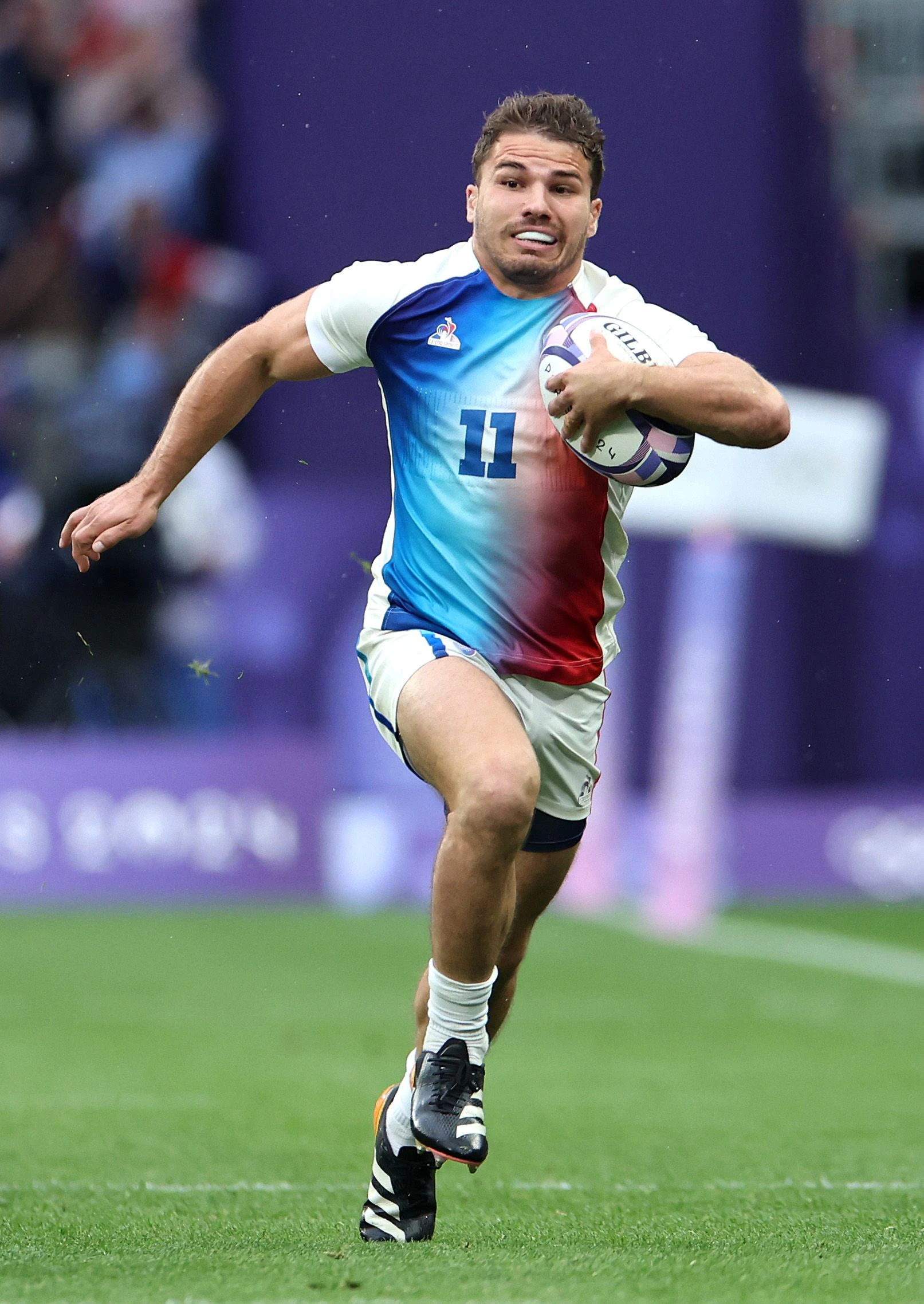 Antoine Dupont : une légende vivante du rugby français