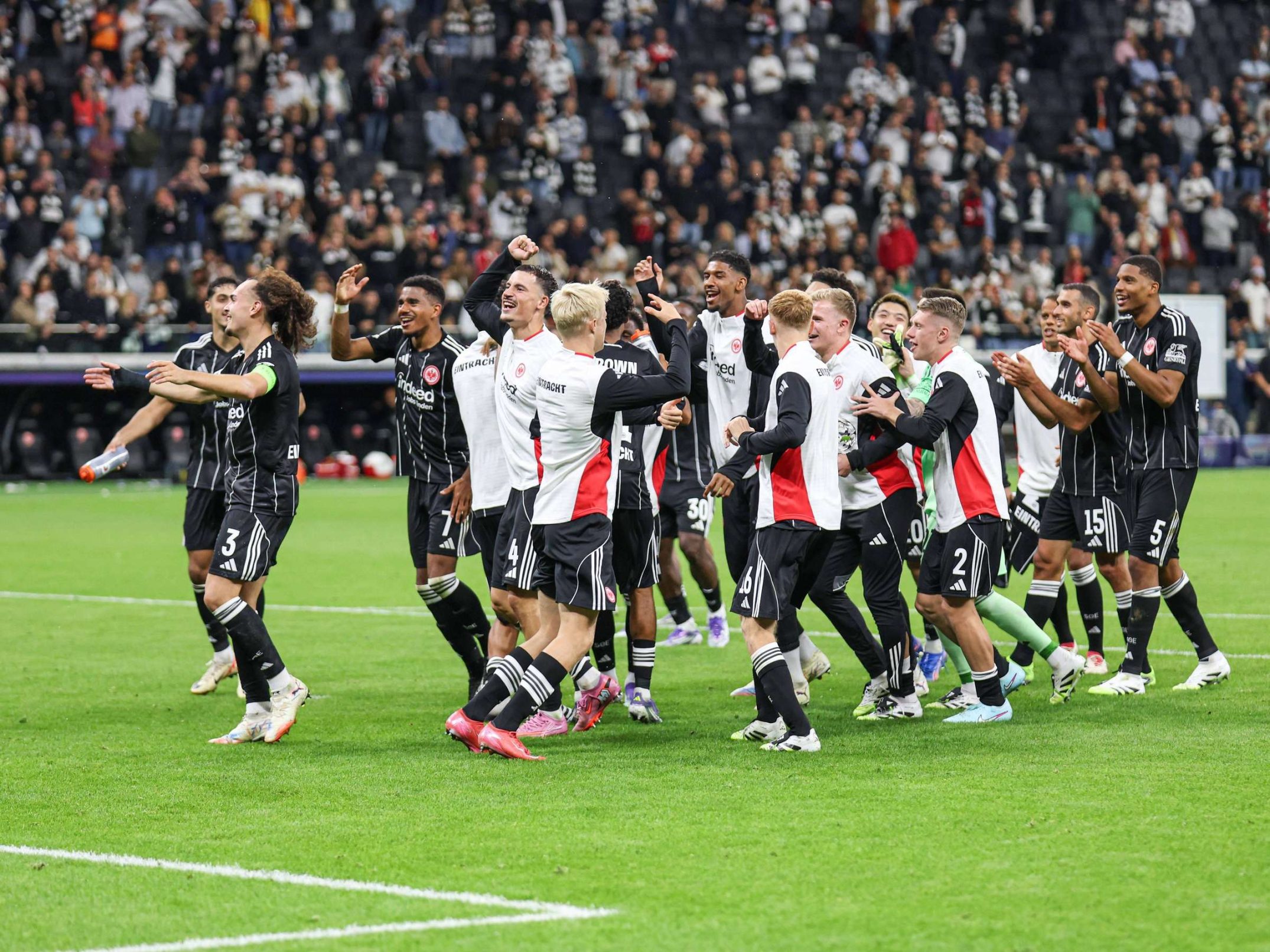 L'Affrontement Entre Eintracht Francfort et Galatasaray