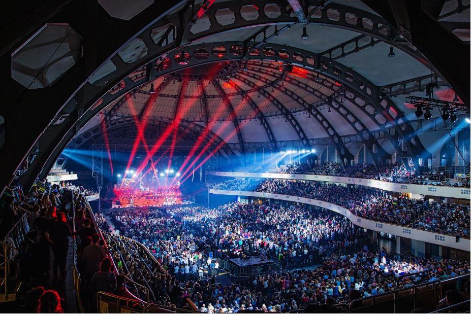 Comprendre Live Nation et Son Impact sur la Scène Musicale