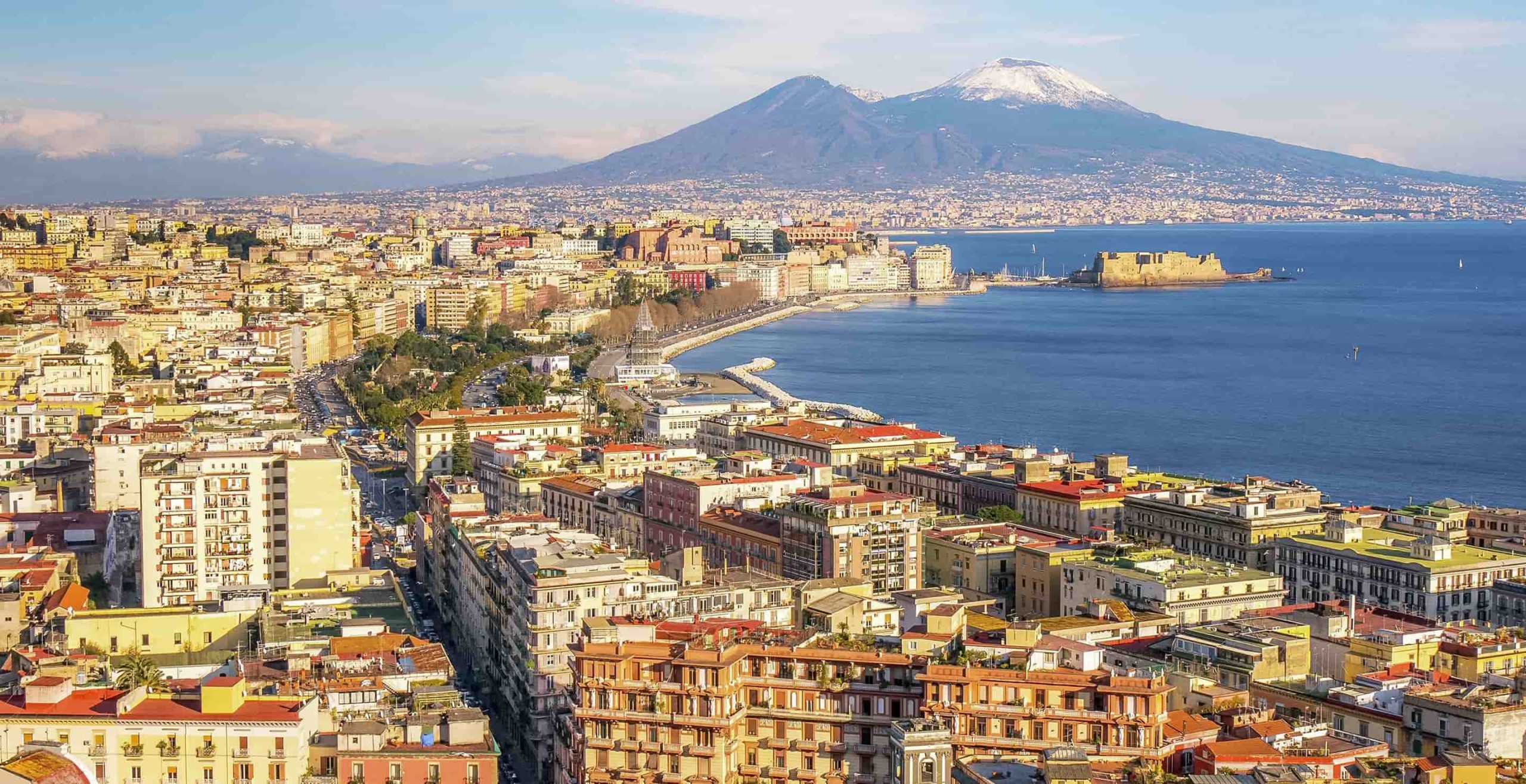Exploration de Naples et Pise : Une Aventure Italienne