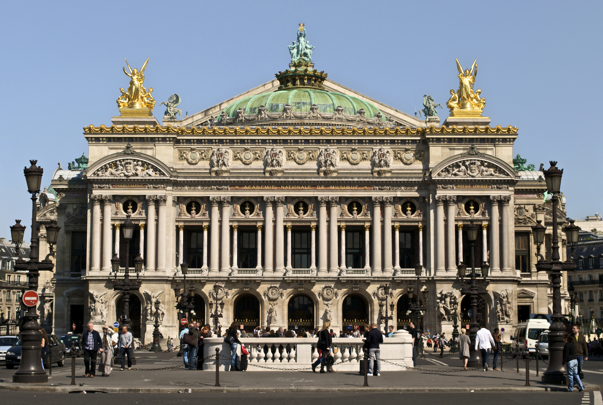 L'Opéra de Paris : Un Monde de Culture et d'Histoire