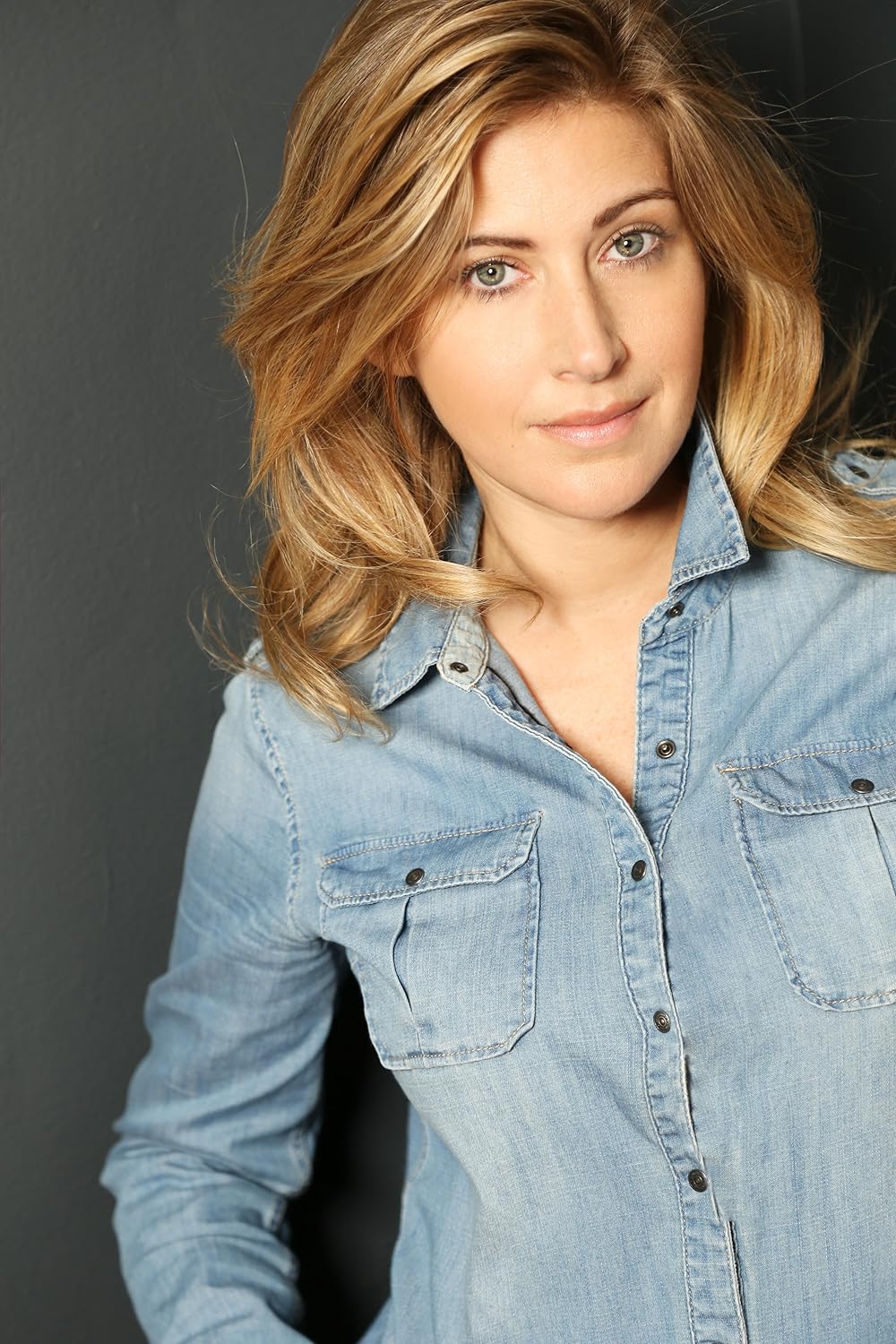 Amanda Sthers : Une artiste aux multiples talents