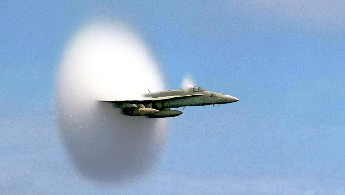 Bruit des Avions de Chasse : Un Débat Sanitaire et Environnemental