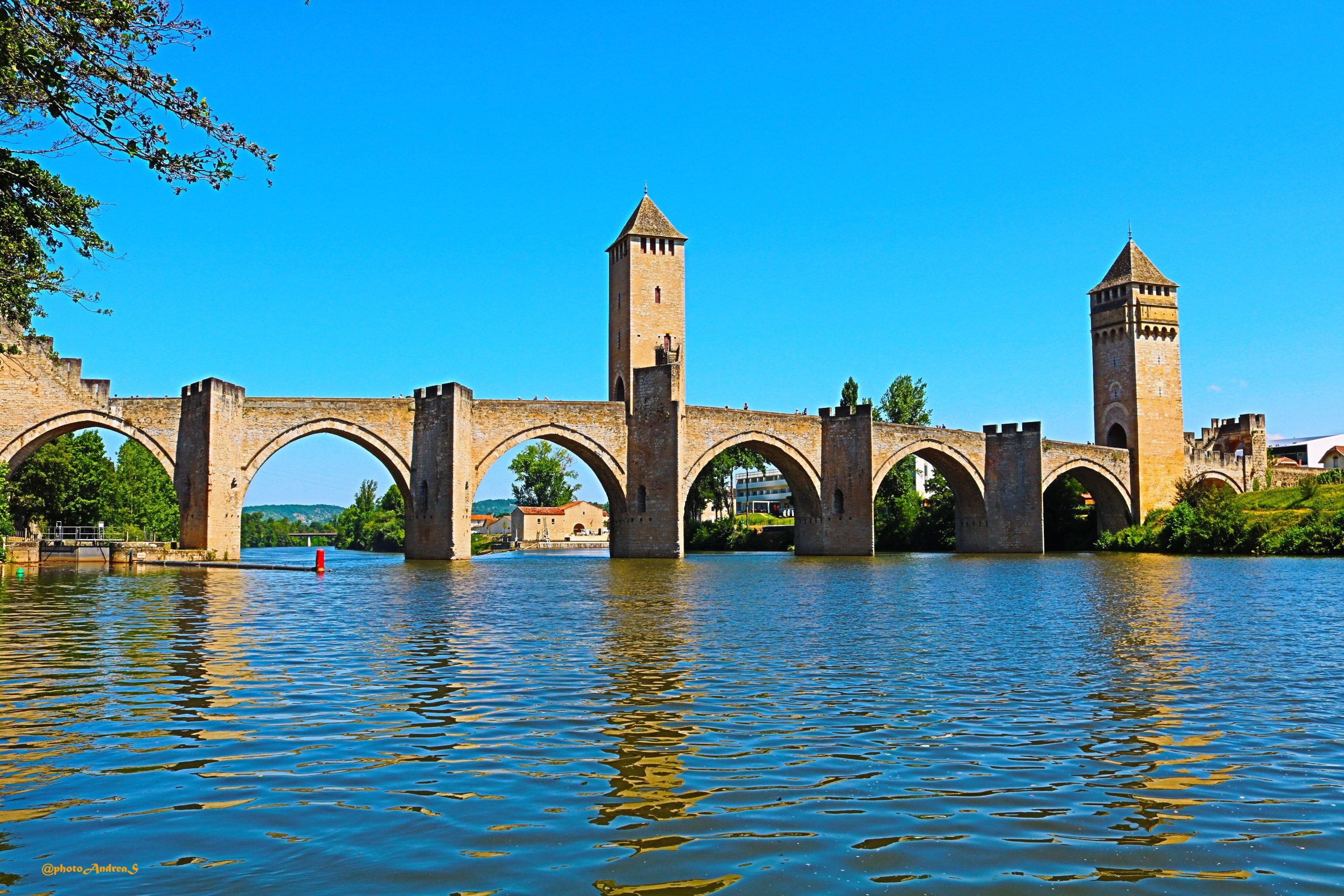 Cahors : Une Ville au Coeur des Vins et de l&rsquo;Histoire