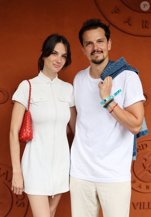 Cassandre Verdier : Talent au Service de l'Art Contemporain