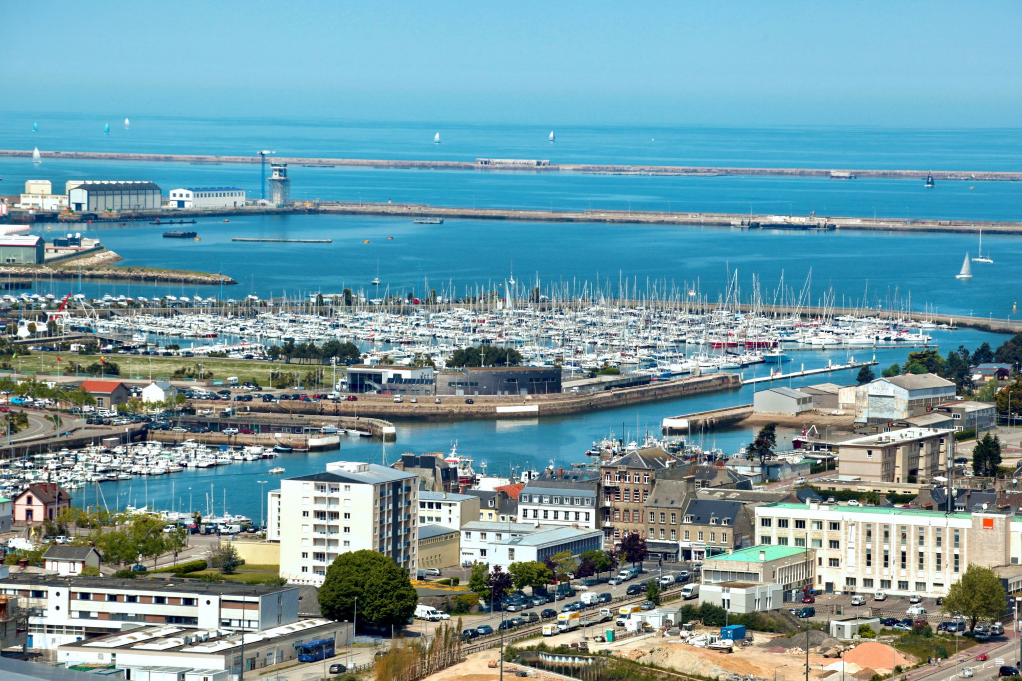 Cherbourg: Un Port Maritime au Coeur de l&rsquo;Histoire