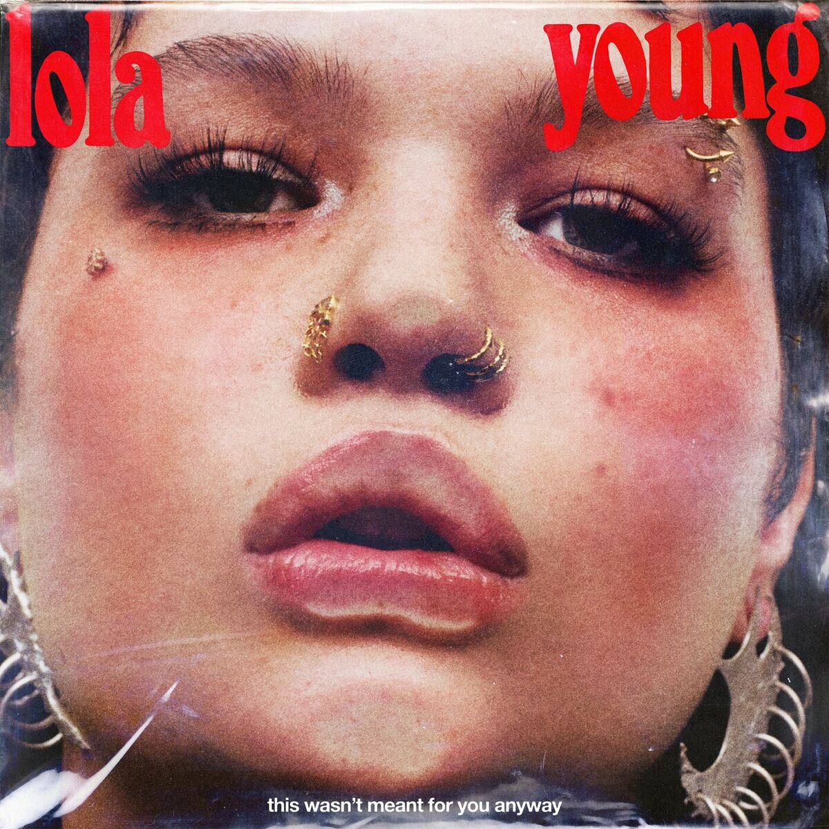 Lola Young : Une Étoile Montante de la Musique Contemporaine