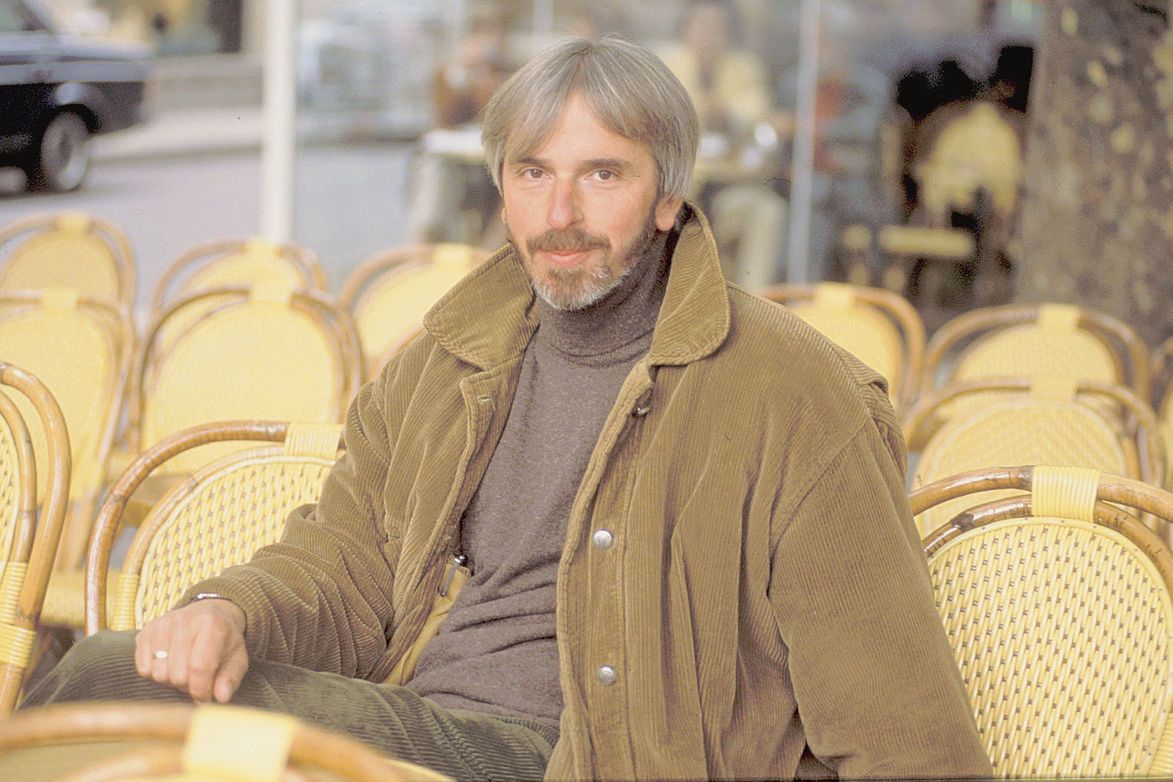 Philippe Delerm : Exploration de Son Œuvre et de Son Influence