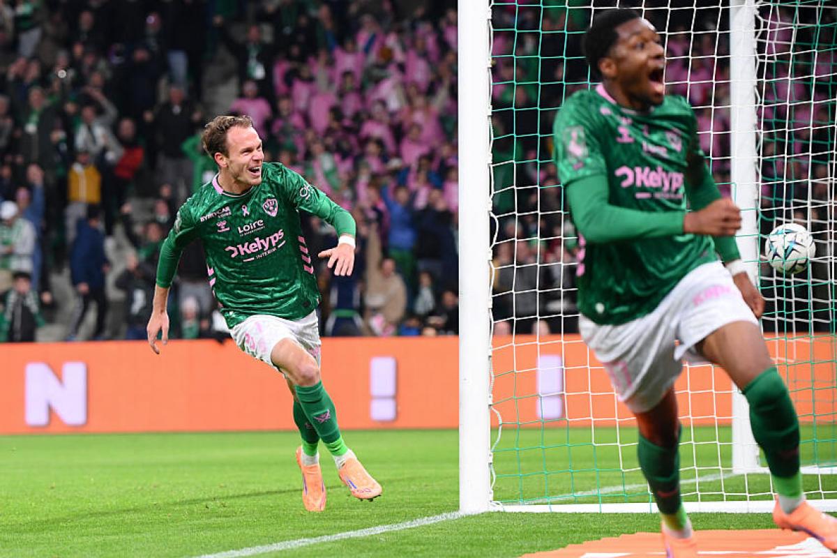 Saint-Étienne et Pau FC : Une rencontre clé dans la saison