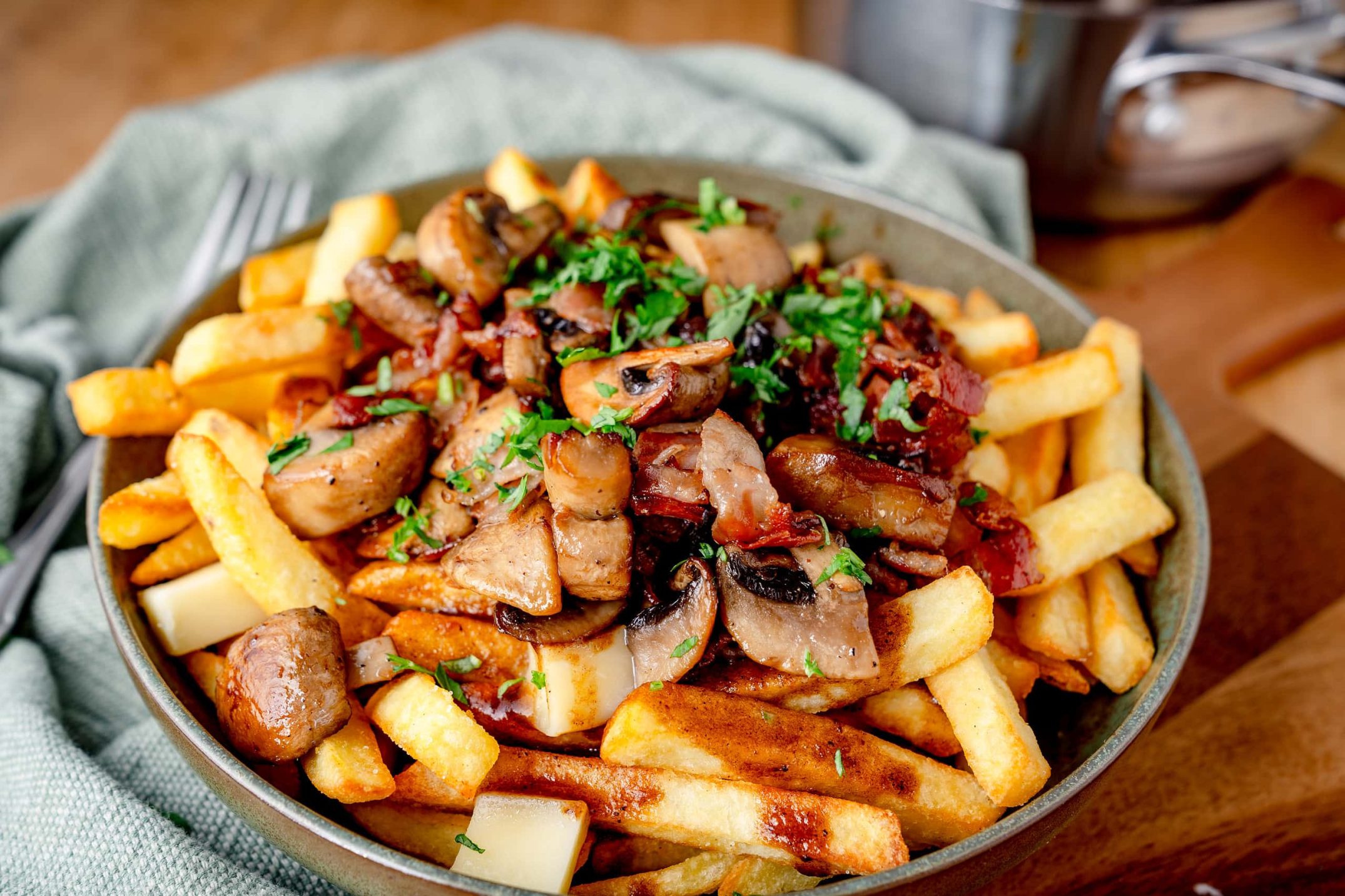 La Poutine : Un Plat Emblématique du Canada
