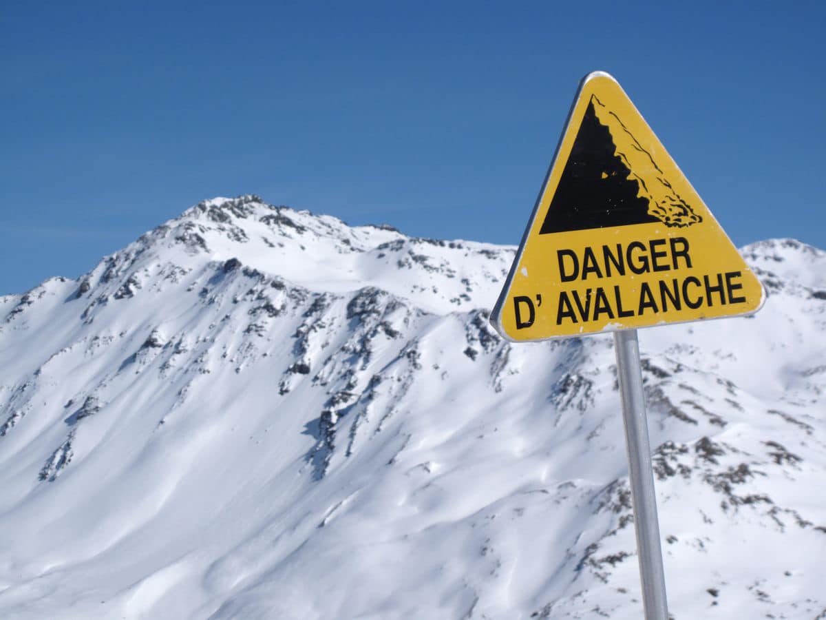 Avalanche meurtrière à La Plagne : un guide perd la vie, plusieurs blessés