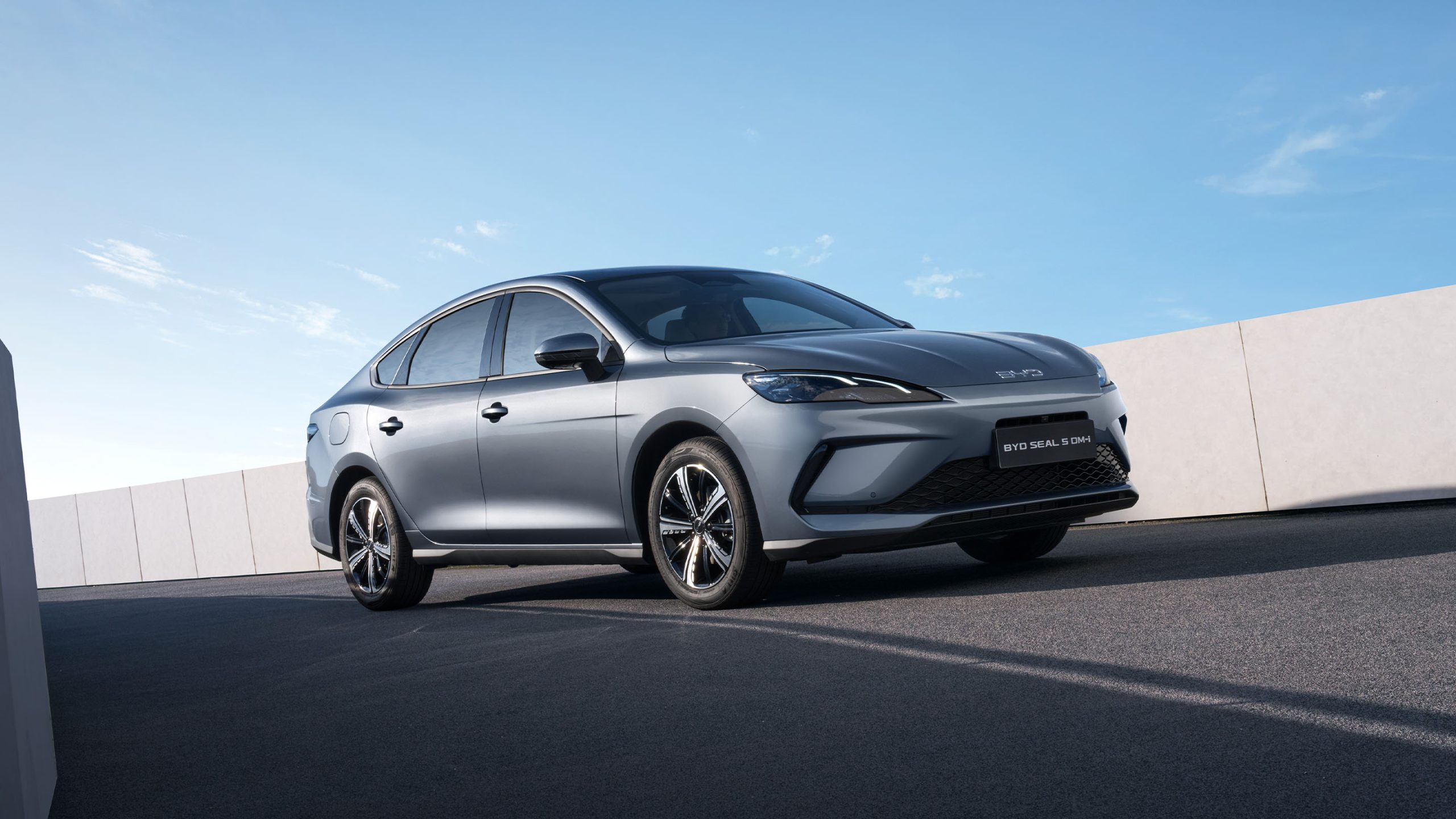 BYD Voiture Électrique : Le Géant Chinois Accélère sa Conquête du Marché Français