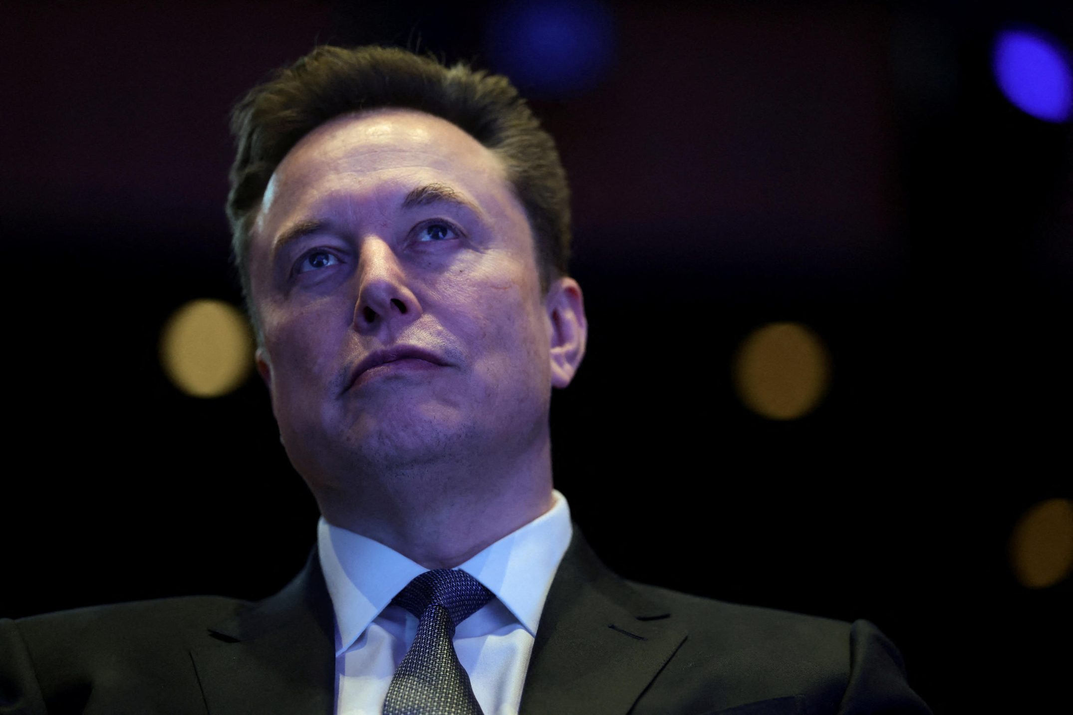 Elon Musk se moque d&rsquo;Air France pour ses vœux de Noël : une polémique sur les réseaux sociaux