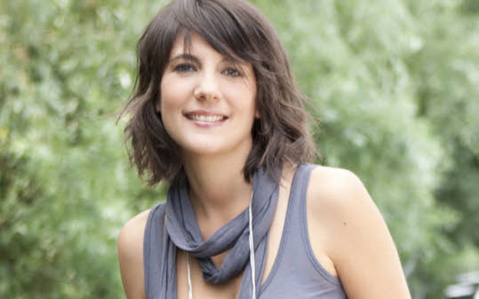 Estelle Denis : Une animatrice au sommet de son art en 2025