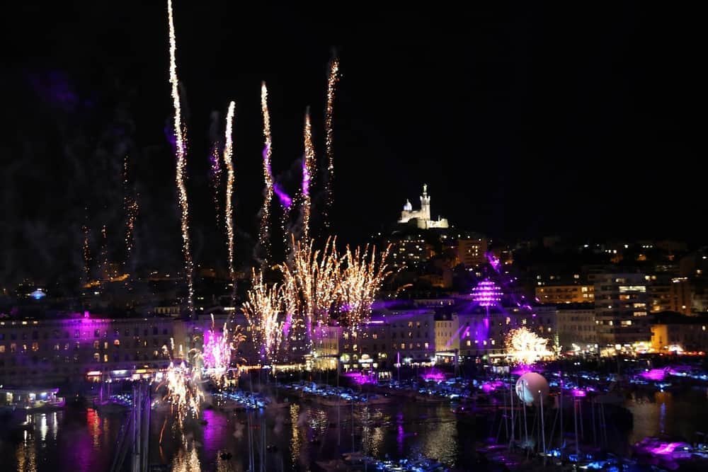 Feux d&rsquo;artifice à Marseille : La tradition pyrotechnique de la cité phocéenne