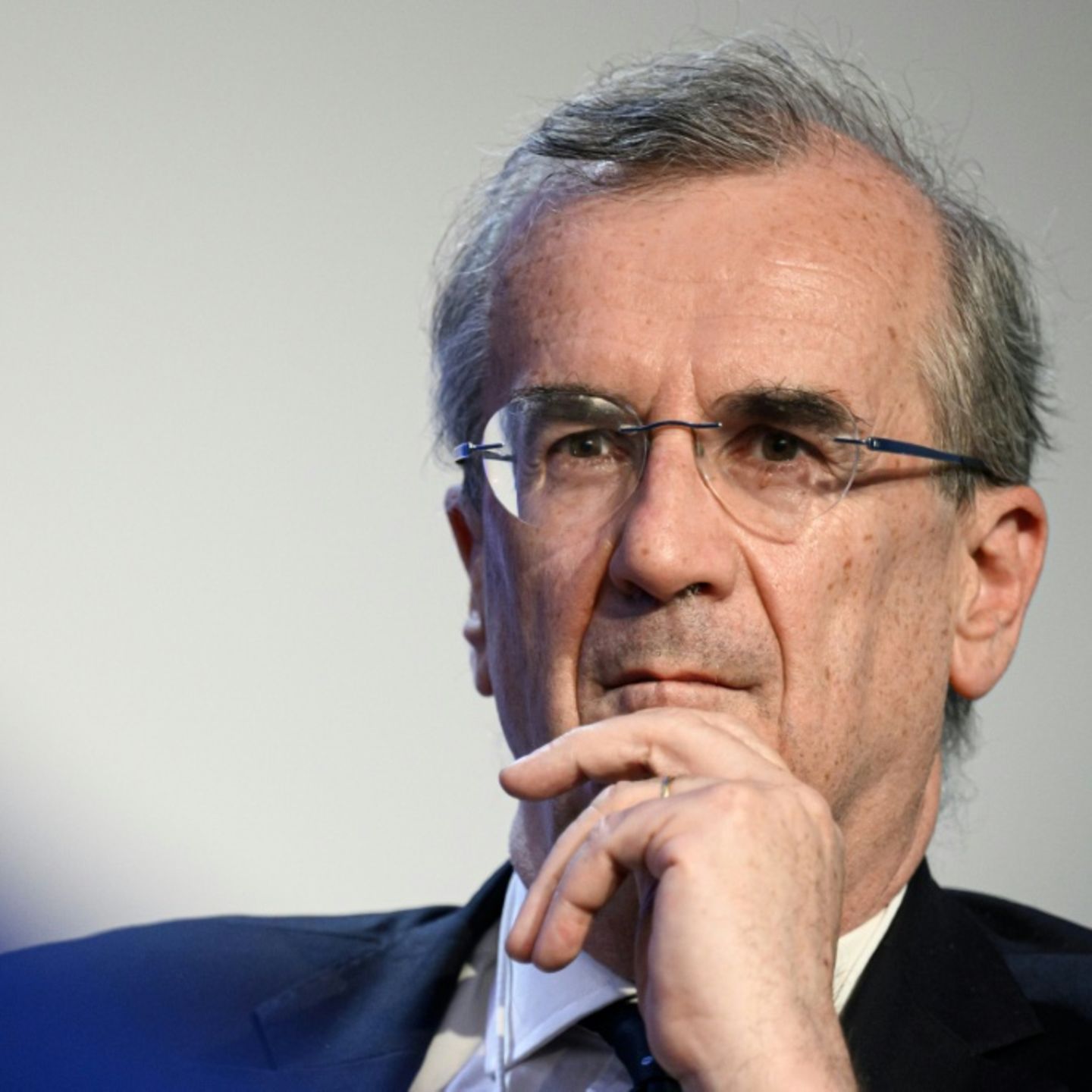 François Villeroy de Galhau Révise les Prévisions Économiques de la France