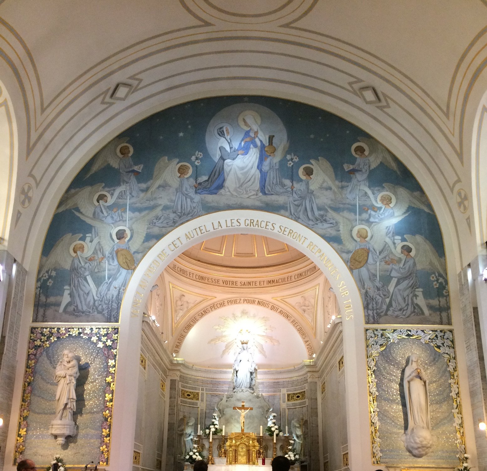 Notre-Dame de la Médaille Miraculeuse : un phénomène spirituel mondial